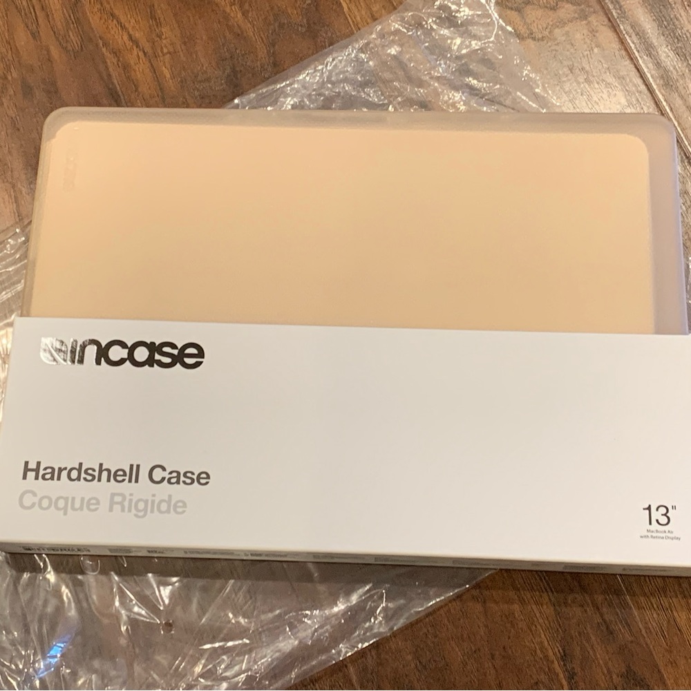 Incase hard shell case for 13” laptops
